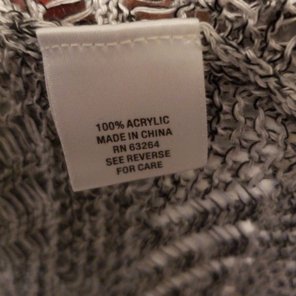 Dress barn Sweater Size Medium - Picture 5 of 5